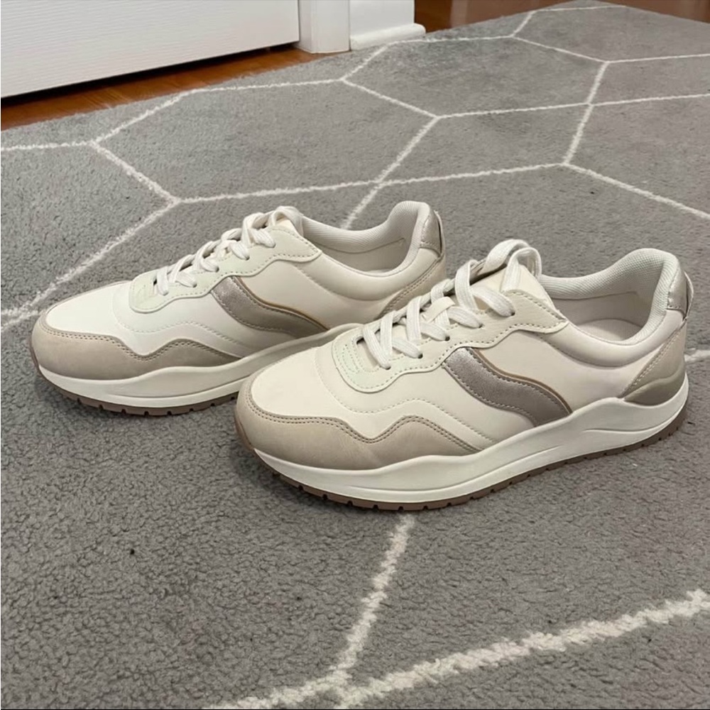 Time and Tru Sneakers